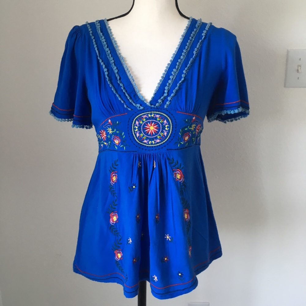 Solaris Blue Embroidered Top / Size Small